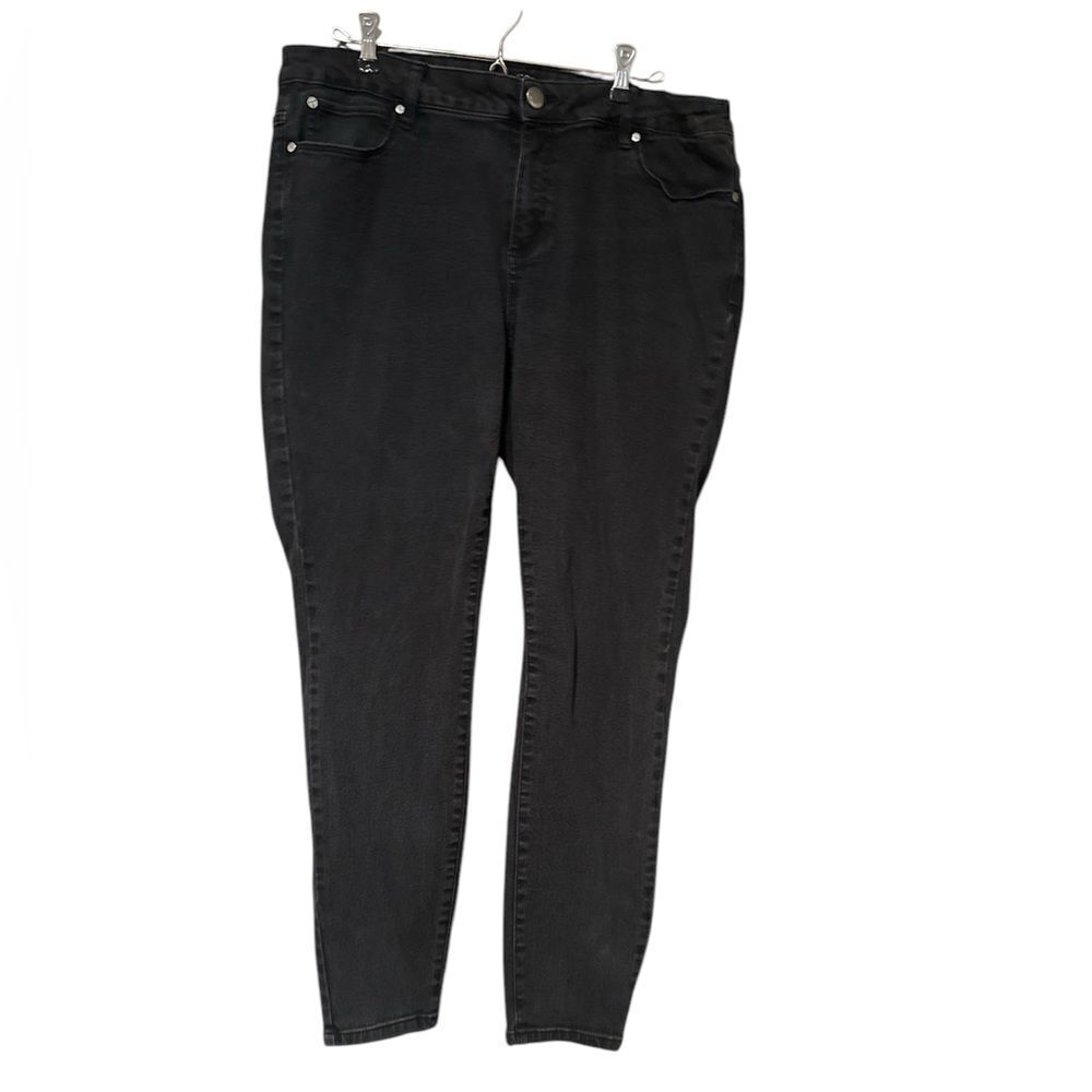 Tahari Kelly Mid Rise Skinny Plus Size Black Jeans Size 16W